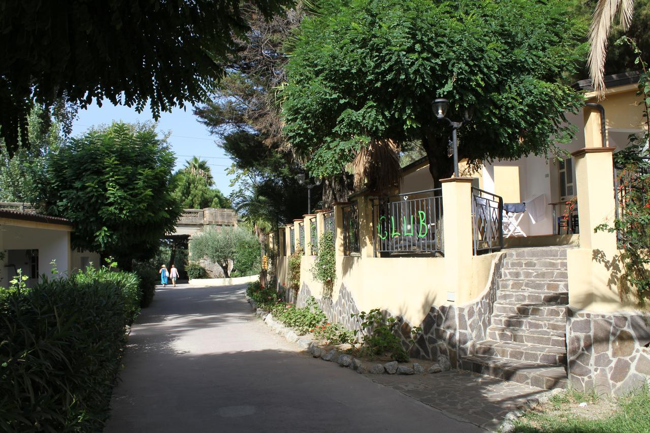 Green Garden Club برياتيكو المظهر الخارجي الصورة